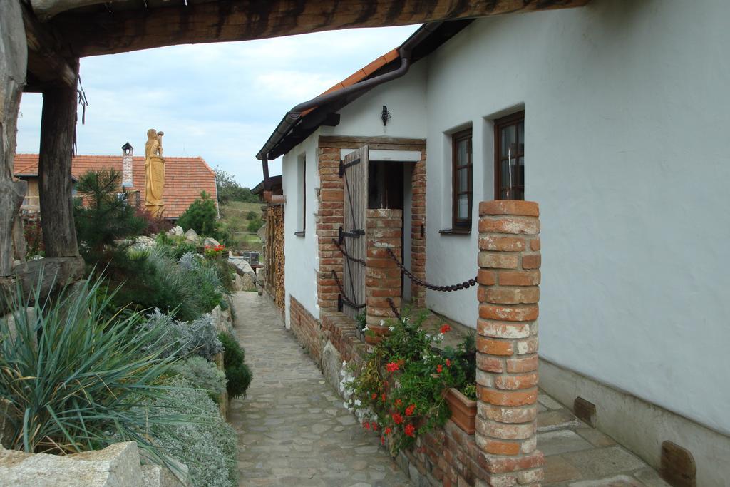 Hotel Osada Havranu Hnanice  Exterior foto