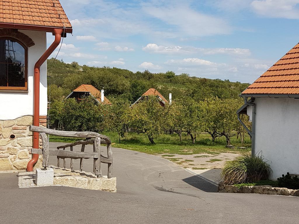 Hotel Osada Havranu Hnanice  Exterior foto